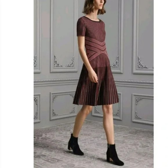 St. John Dresses & Skirts - St John Atlantis Knit Fit and Flare Dress.  SZ 0